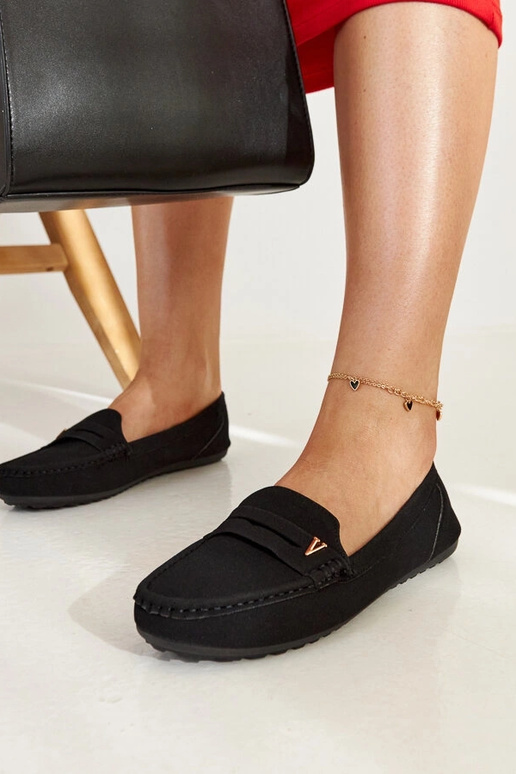 Čierne mokasíny s matným povrchom...