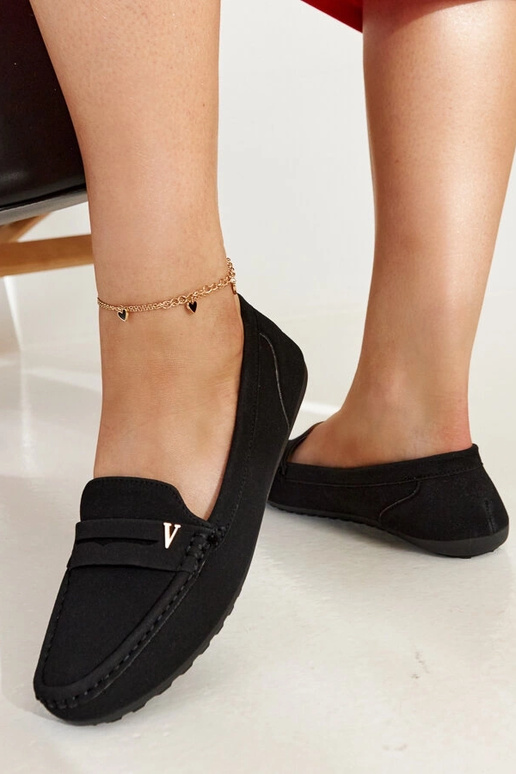 Čierne mokasíny s matným povrchom...