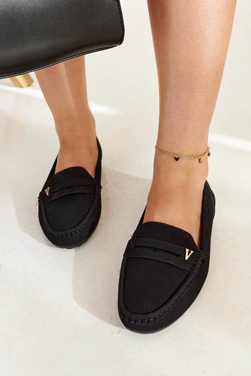 Čierne mokasíny s matným povrchom...