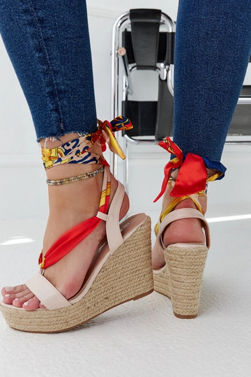 Béžové sandále na klinovom... 2