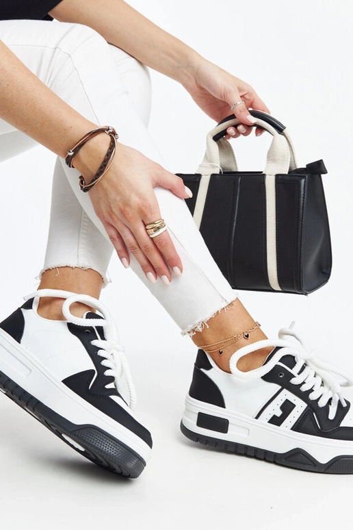 Čiernobiele tenisky s hrubou...