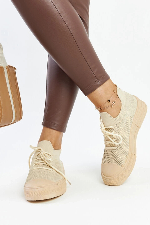 Svetlobéžové ľahké športové tenisky...