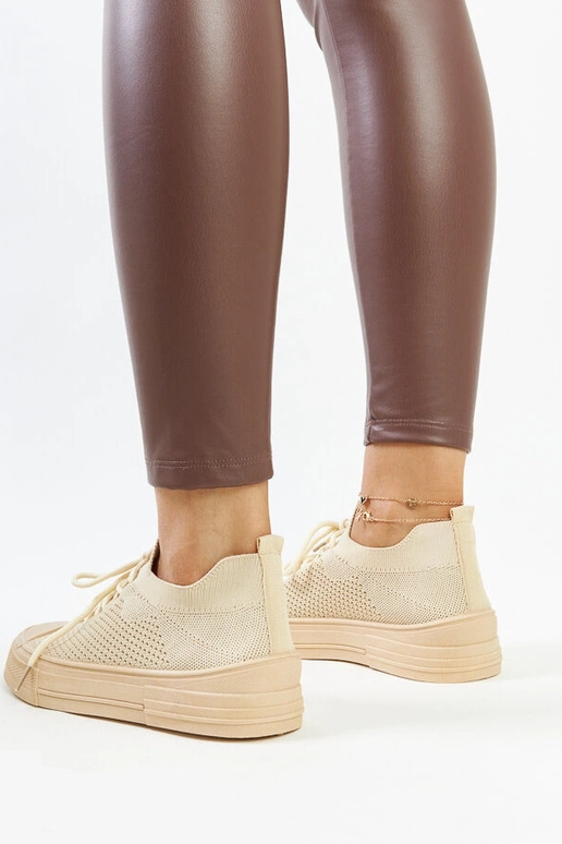 Svetlobéžové ľahké športové tenisky...