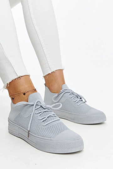 Sivé ľahké športové tenisky...