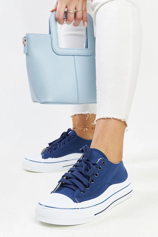 Námornícke tenisky na platforme Anbarin