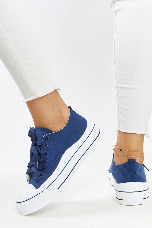 Námornícke tenisky na platforme Anbarin