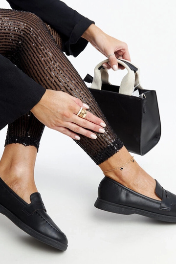 Čierne klasické mokasíny... 2