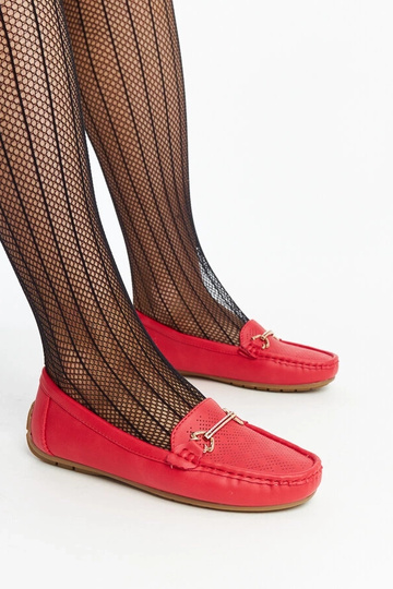 Červené mokasíny s ozdobnou... 2