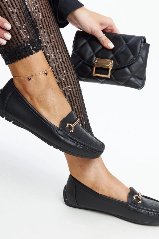 Čierne mokasíny s ozdobnou prackou Adila