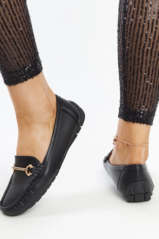 Čierne mokasíny s ozdobnou prackou Adila