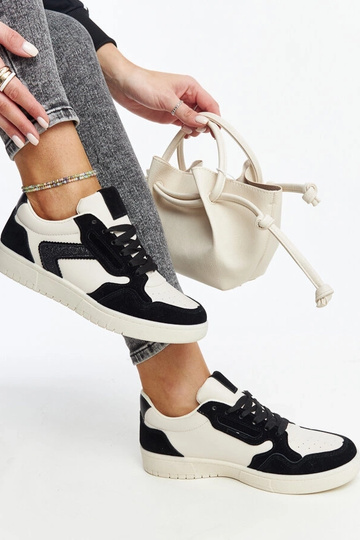 Čiernobiele trblietavé...