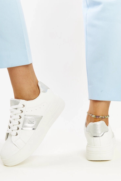 Bielo-strieborné tenisky s hrubšou...