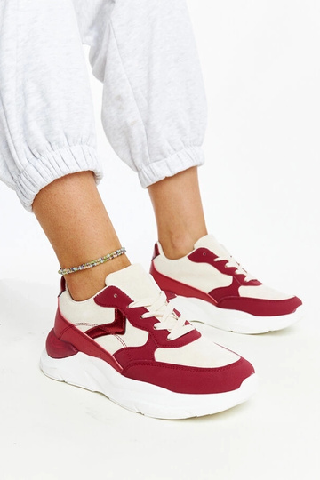 Béžové a červené tenisky... 2