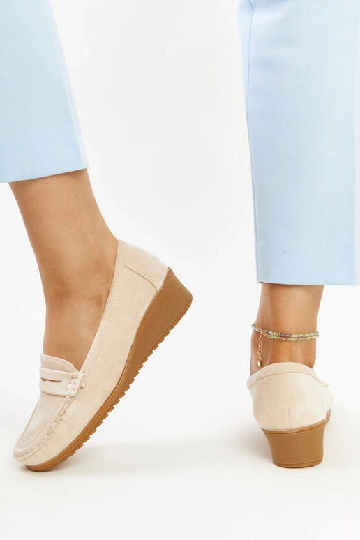 Svetlobéžové semišové mokasíny na...