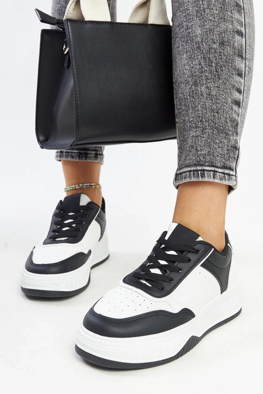 Čiernobiele tenisky s hrubšou...