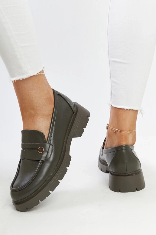 Tmavozelené topánky z umelej kože...