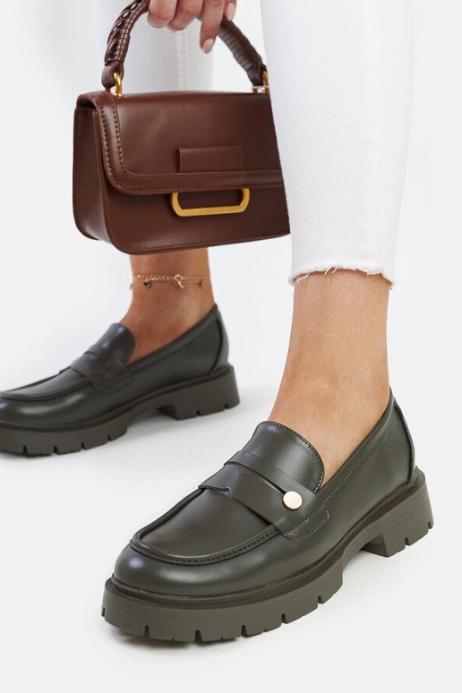 Tmavozelené topánky z umelej kože...