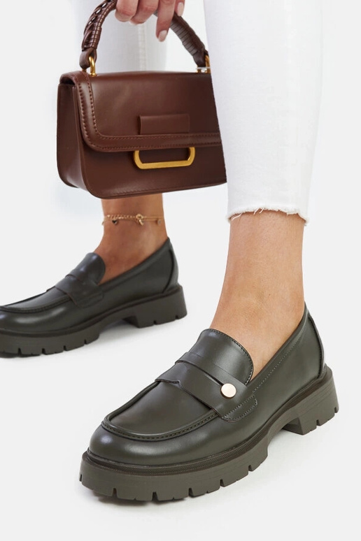 Tmavozelené topánky z umelej kože...