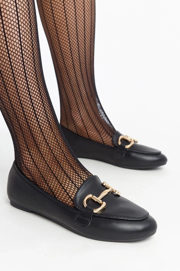 Čierne mokasíny s prackou...