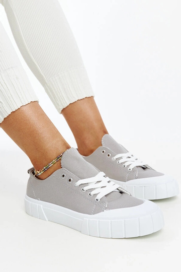 Eduardove sivé látkové tenisky