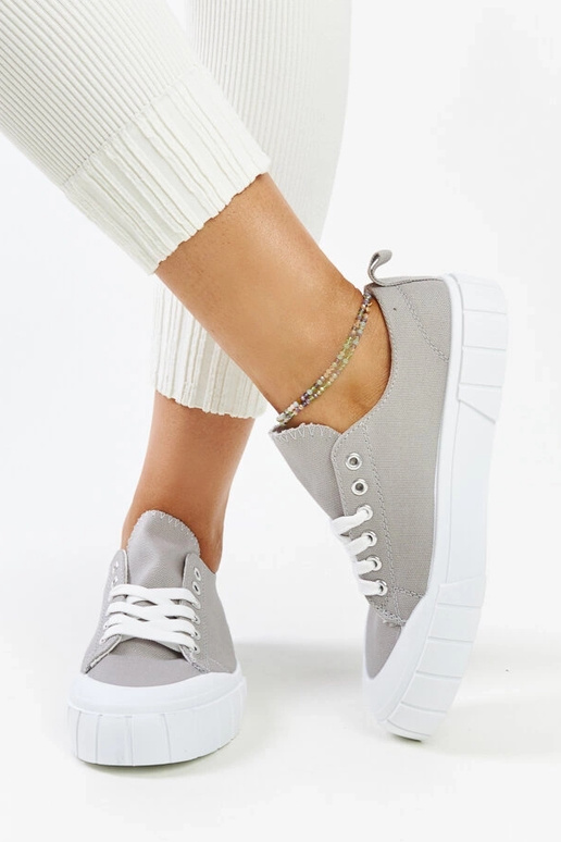 Eduardove sivé látkové tenisky