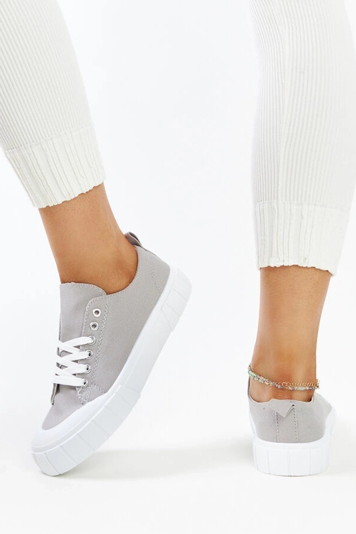 Eduardove sivé látkové tenisky