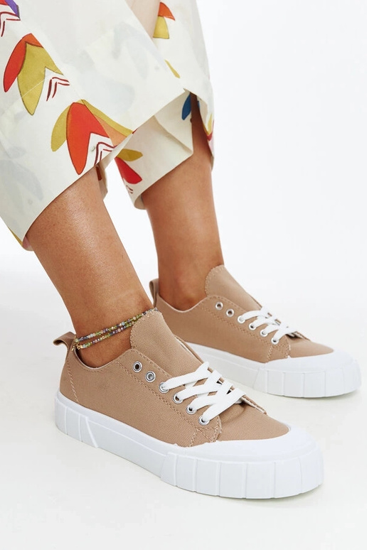 Eduardove hnedé látkové tenisky