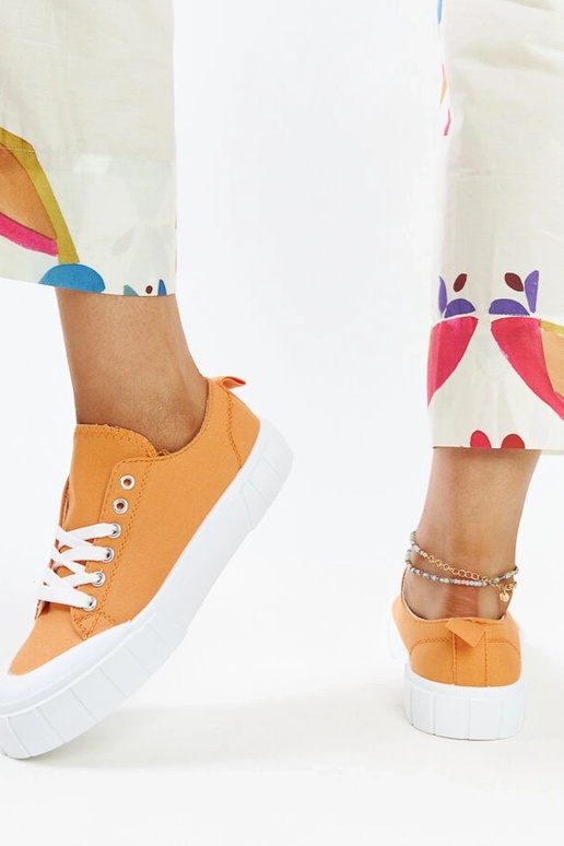 Eduardove oranžové látkové tenisky