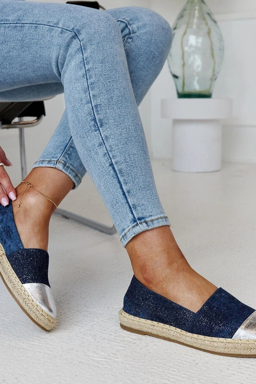 Námornícka modrá a strieborné lesklé...