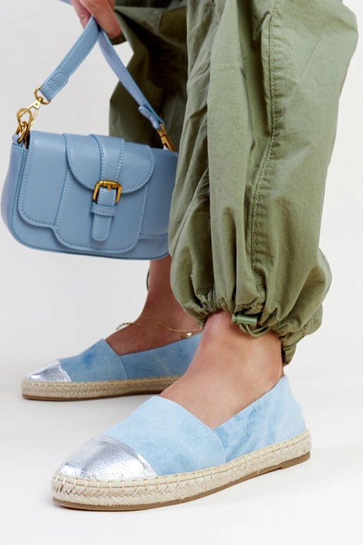 Modré a strieborné trblietavé...