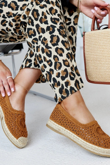 Hnedé vyšívané espadrilky... 2