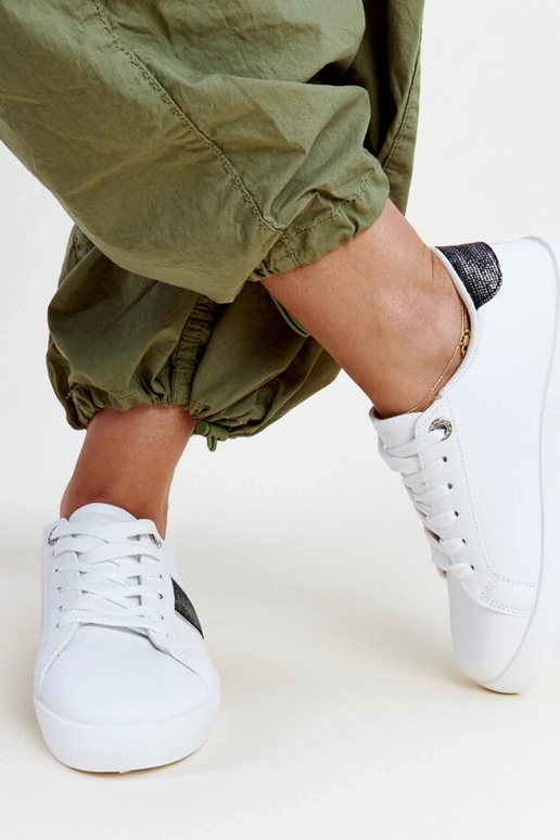 Čiernobiele tenisky s ozdobným...