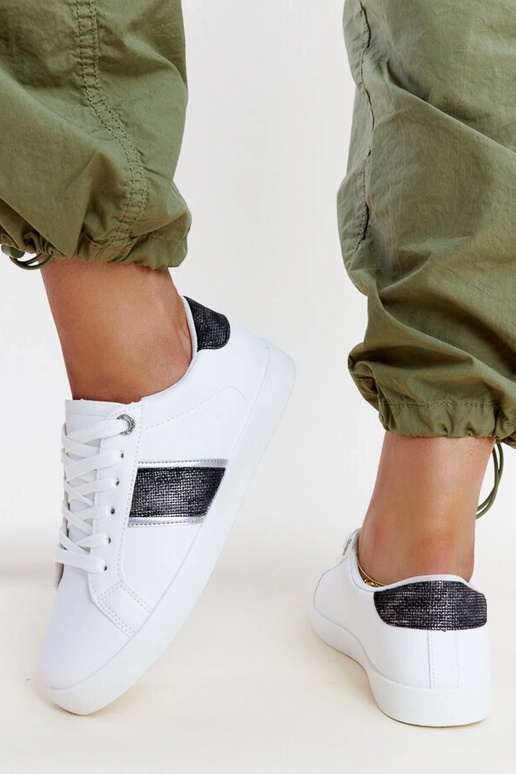 Čiernobiele tenisky s ozdobným...