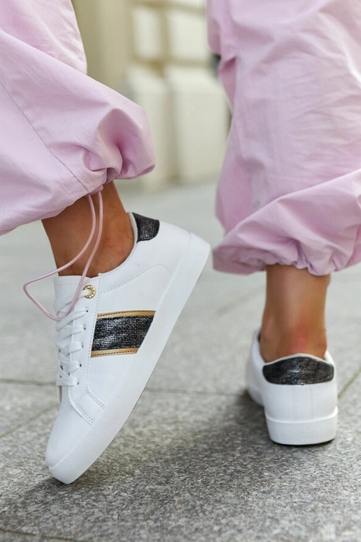 Biele tenisky s ozdobným remienkom Grada