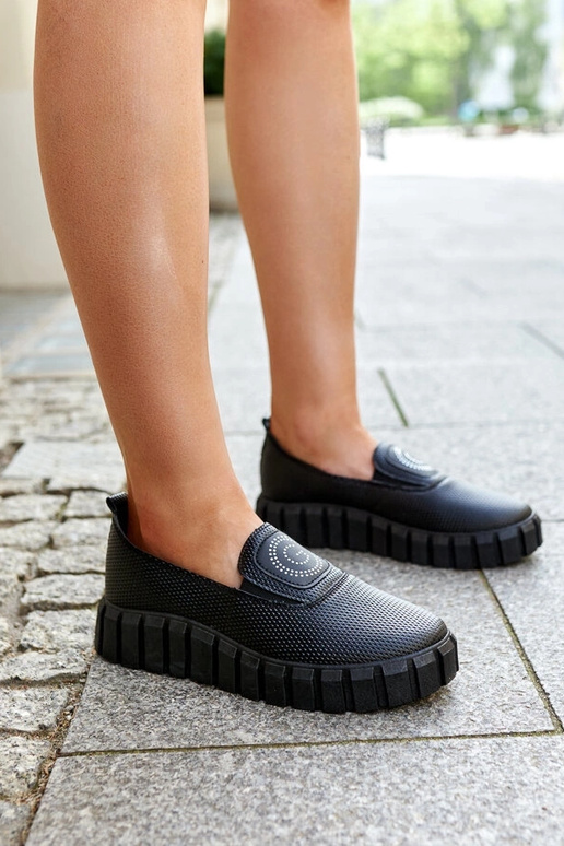 Čierne poltopánky s masívnou...