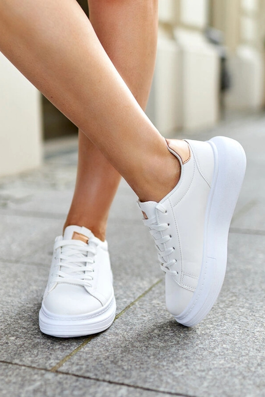 Biele tenisky s hrubou podrážkou Ivalu