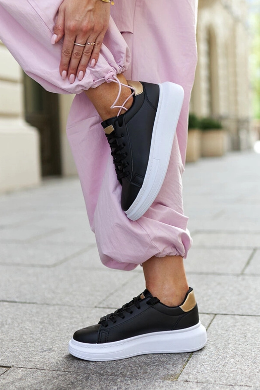 Čierne tenisky s hrubou podrážkou Ivalu