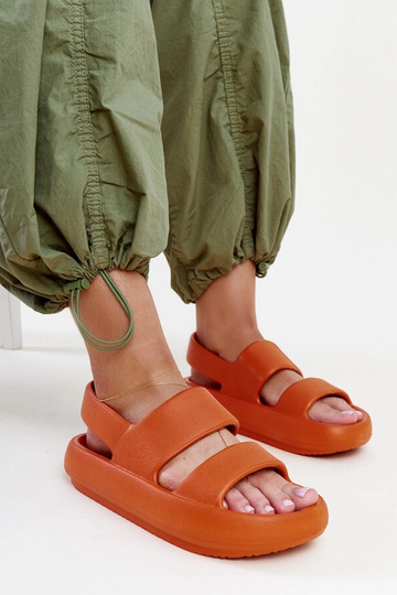 Oranžové sandále Attiana