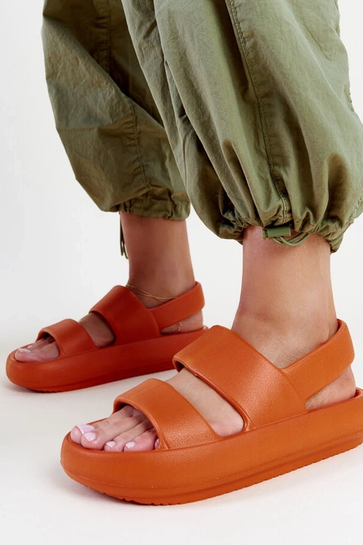 Oranžové sandále Attiana