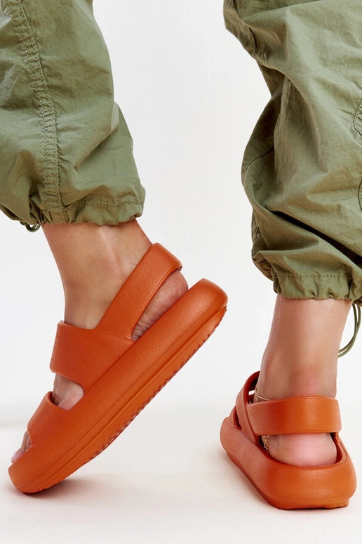 Oranžové sandále Attiana