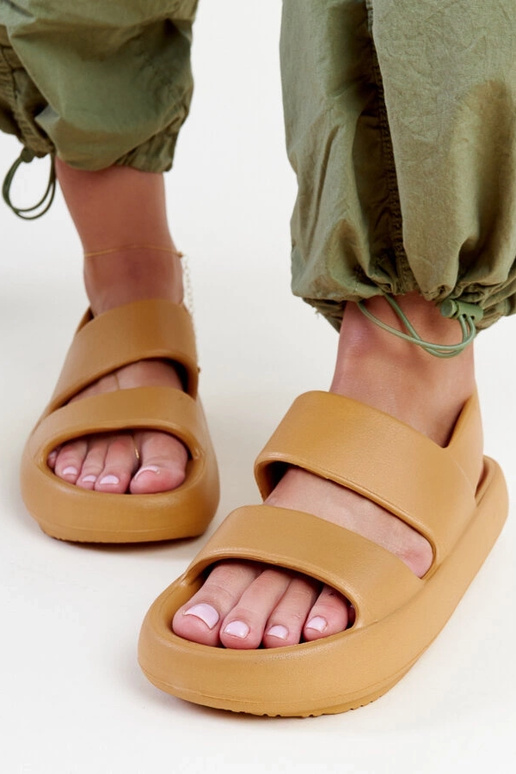 Hnedé sandále Attiana