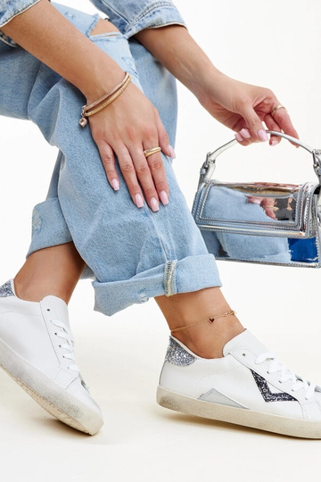 Biele sneakersy s efektom...