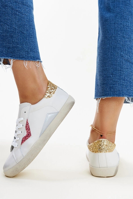 Biele tenisky s "obnoseným" efektom...