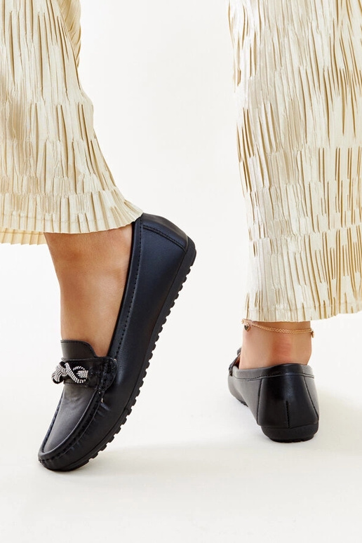 Čierne mokasíny zdobené kamienkami Adiba