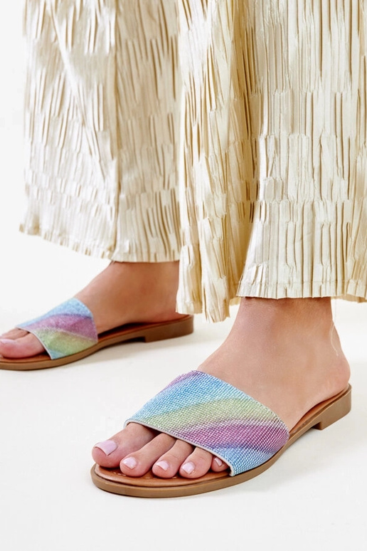 Viacfarebné lesklé šľapky Anilsa