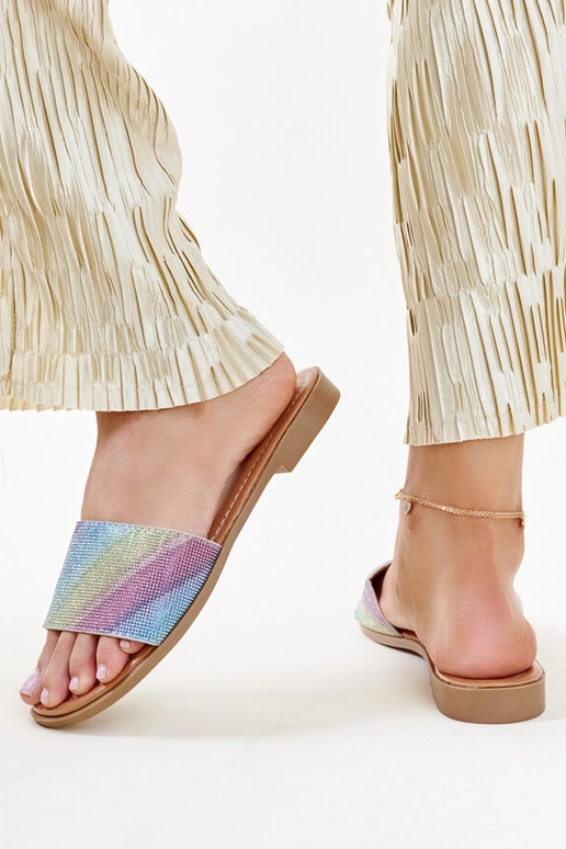 Viacfarebné lesklé šľapky Anilsa