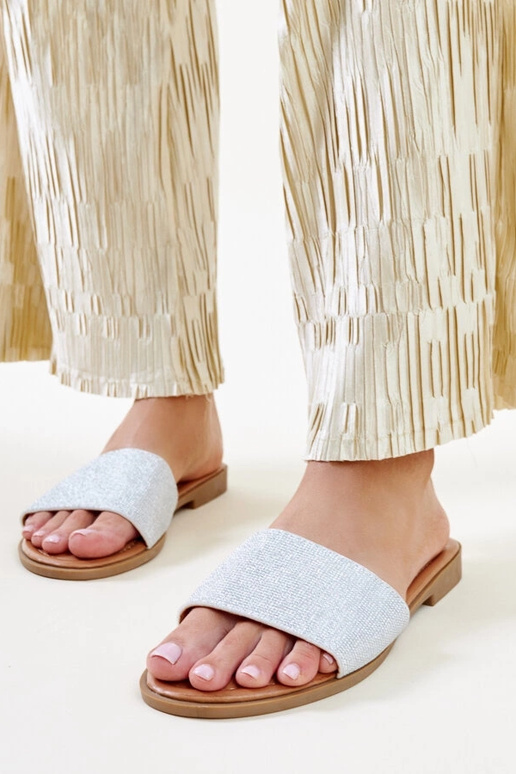 Strieborné lesklé šľapky Anilsa