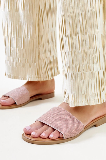 Hnedé lesklé šľapky Anilsa 2