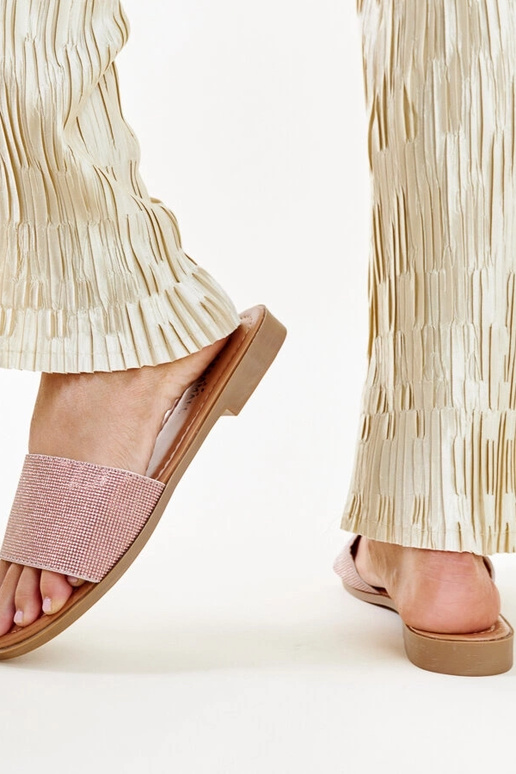 Hnedé lesklé šľapky Anilsa