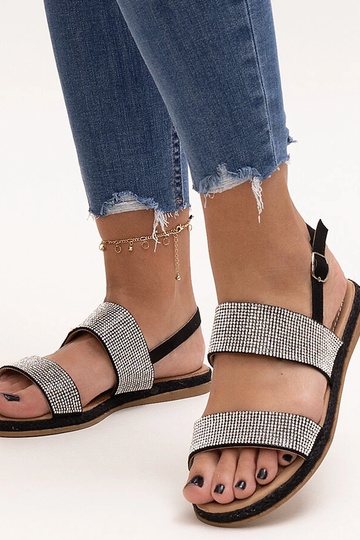 Čierne sandále zdobené... 2